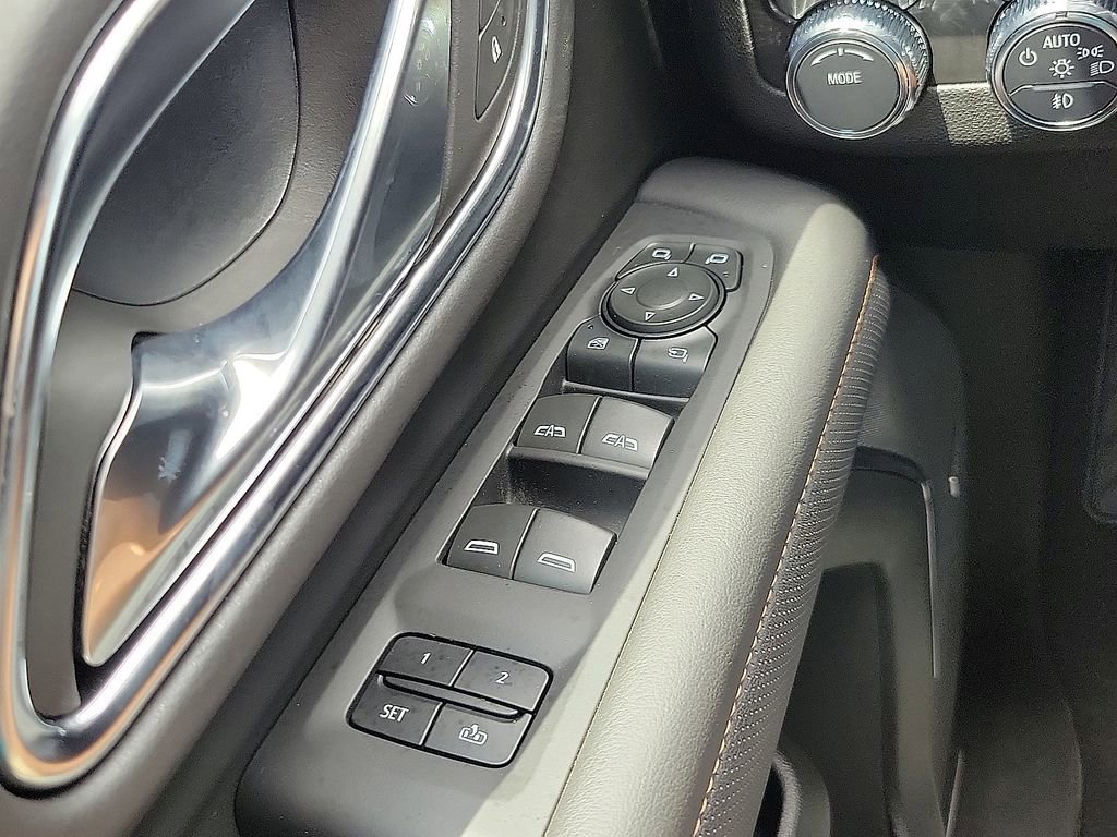 Used 2024 GMC Yukon AT4 AWD/4WD image 12