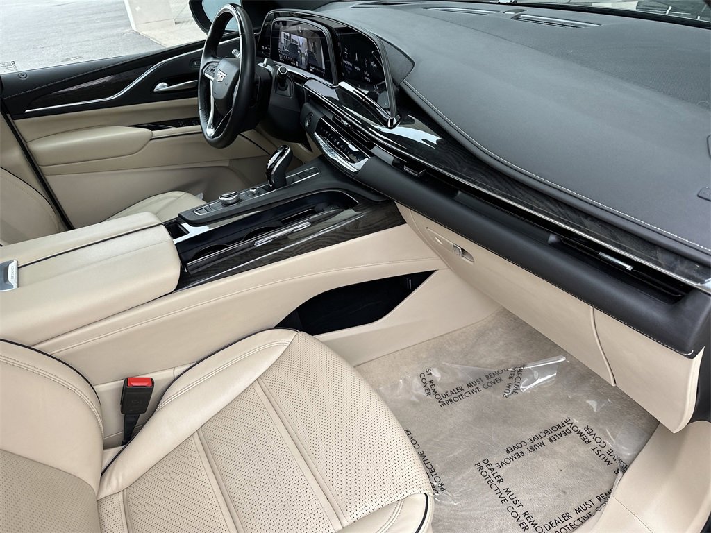 Used 2024 Cadillac Escalade Premium Luxury image 38