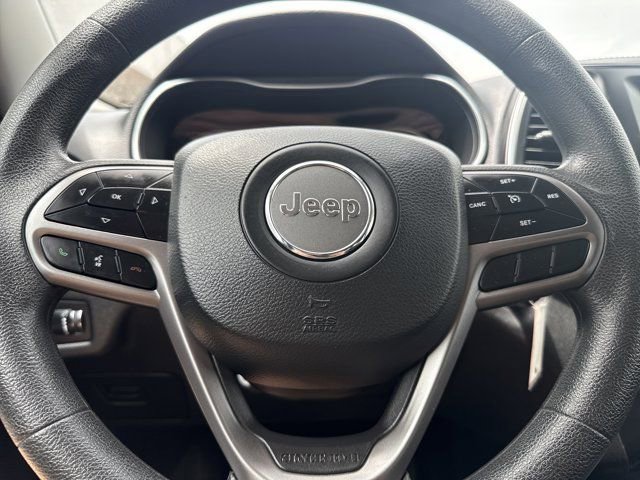 Used 2020 Jeep Cherokee Latitude FWD image 19