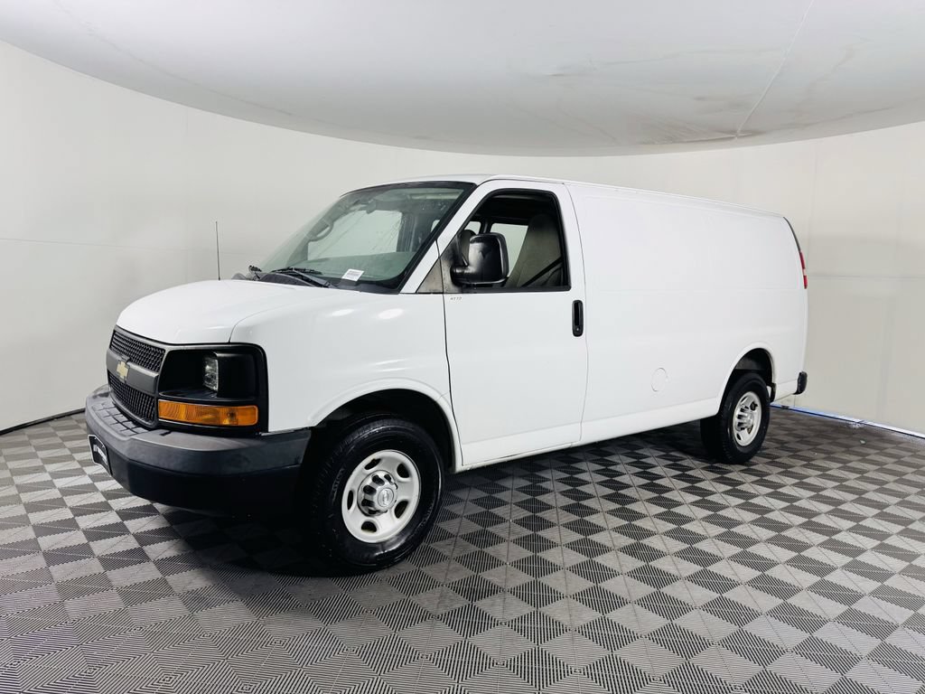 Used 2015 Chevrolet Express 2500 RWD image 4