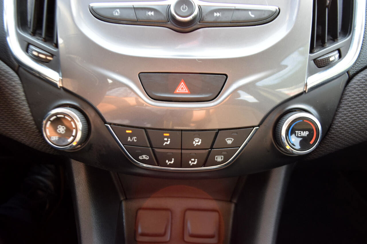 Used 2017 Chevrolet Cruze LT image 19