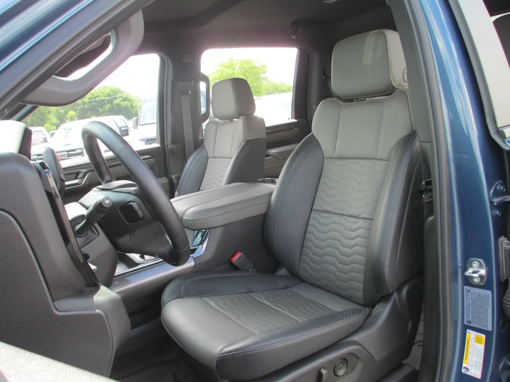 Certified 2024 Chevrolet Silverado 2500 ZR2 w/ Technology Package AWD/4WD image 20