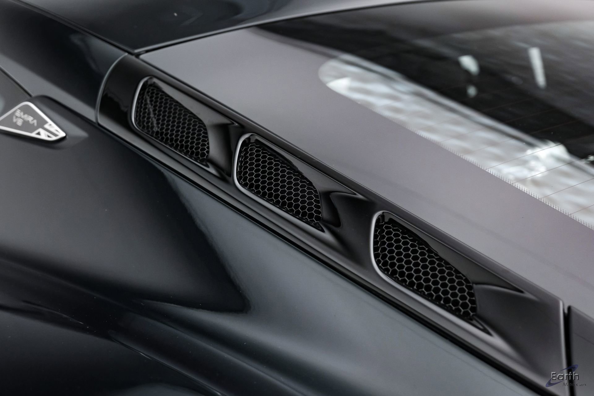 Used 2025 Lotus Emira RWD image 36