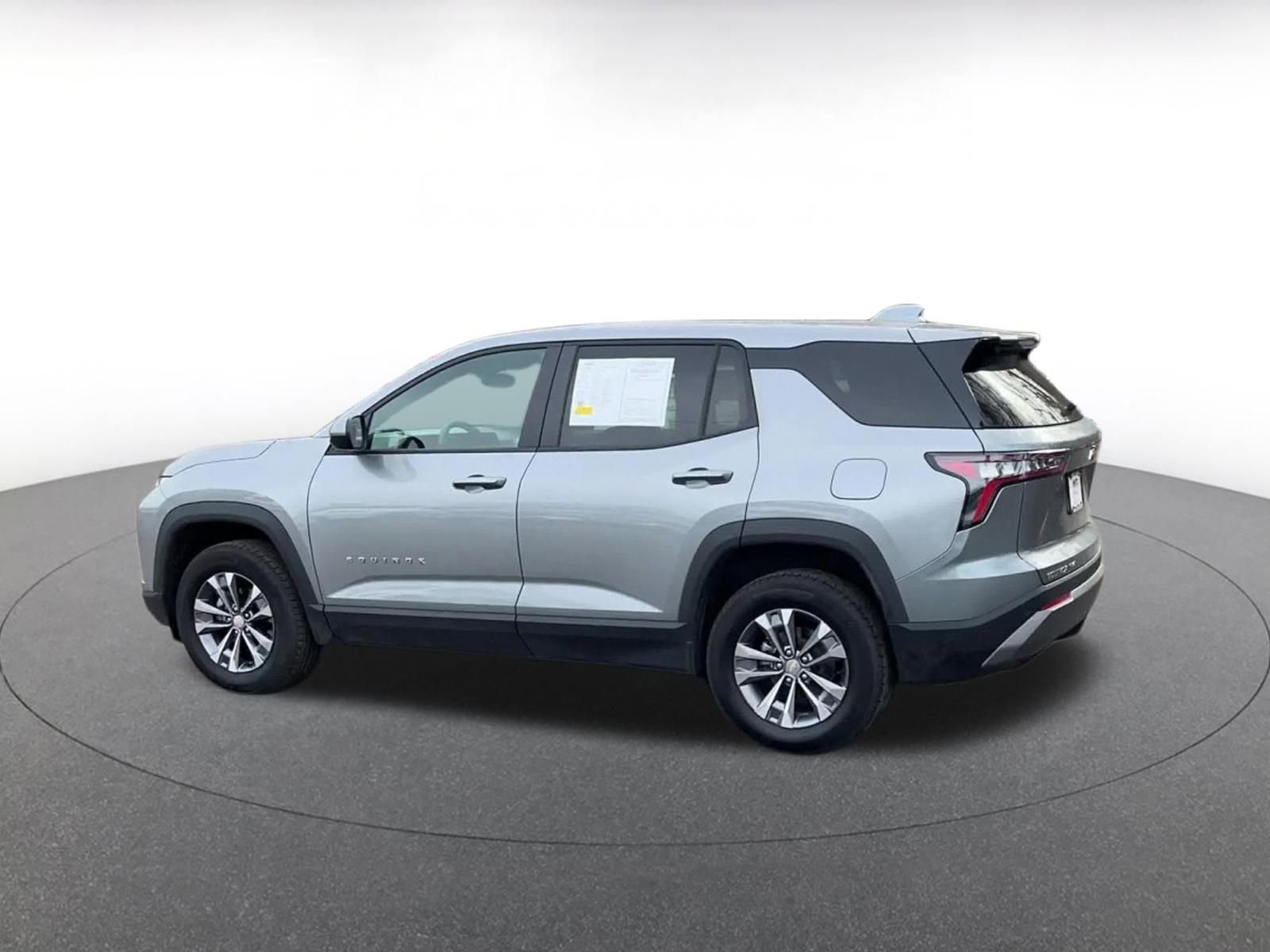 Used 2025 Chevrolet Equinox LT image 10