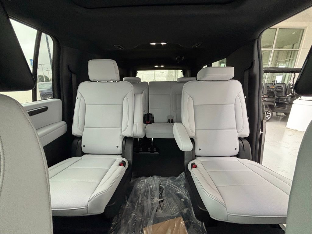 New 2026 Chevrolet Suburban Premier image 8