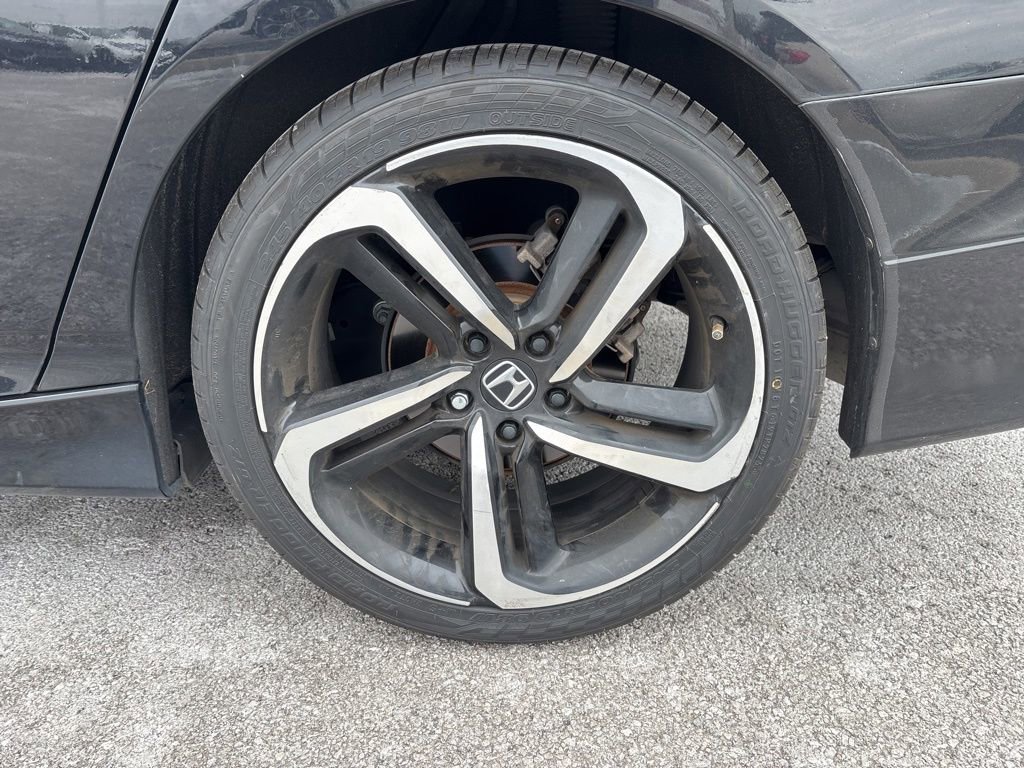 Used 2018 Honda Accord Sport image 5