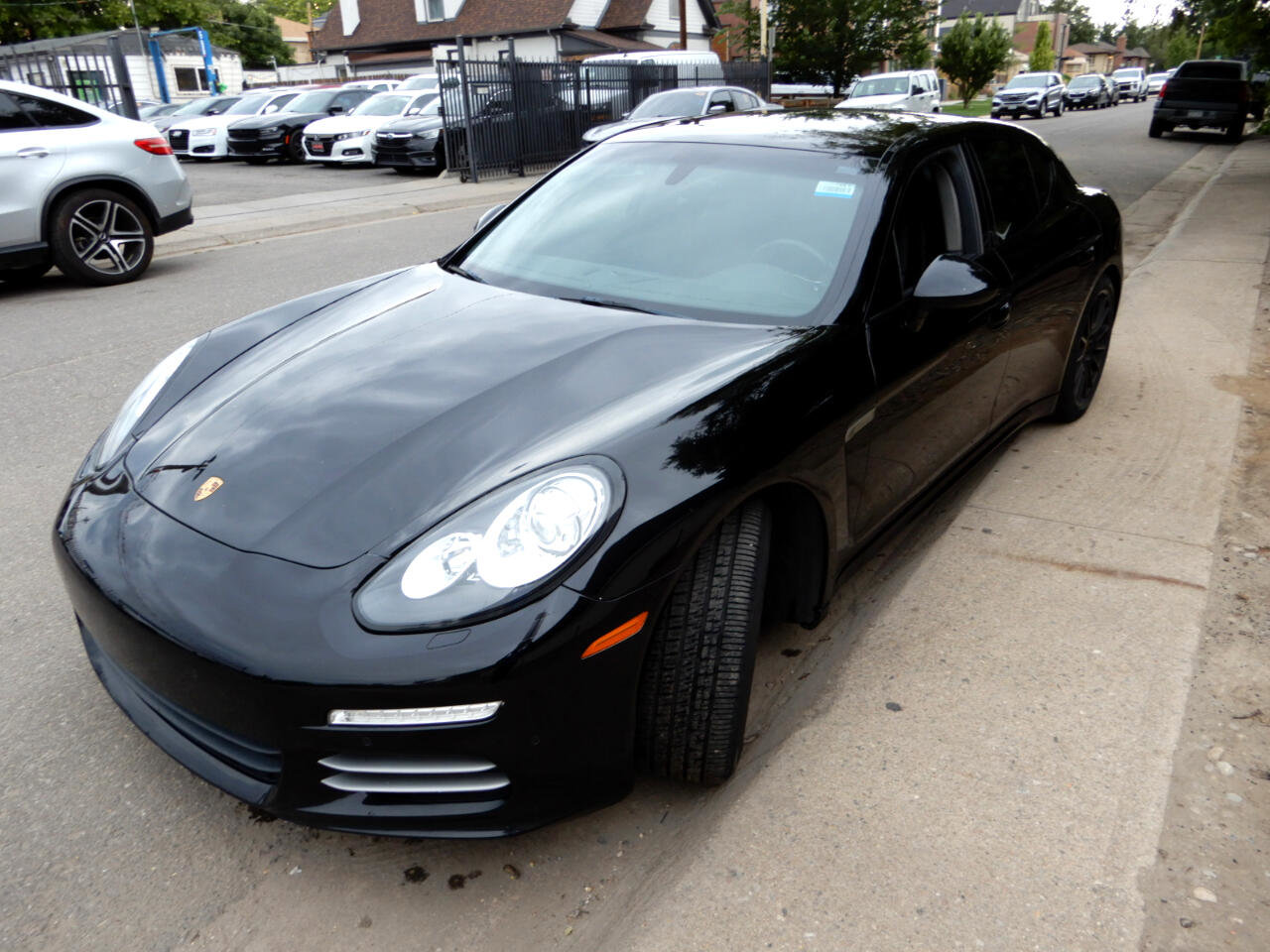 Used 2016 Porsche Panamera 4 image 8