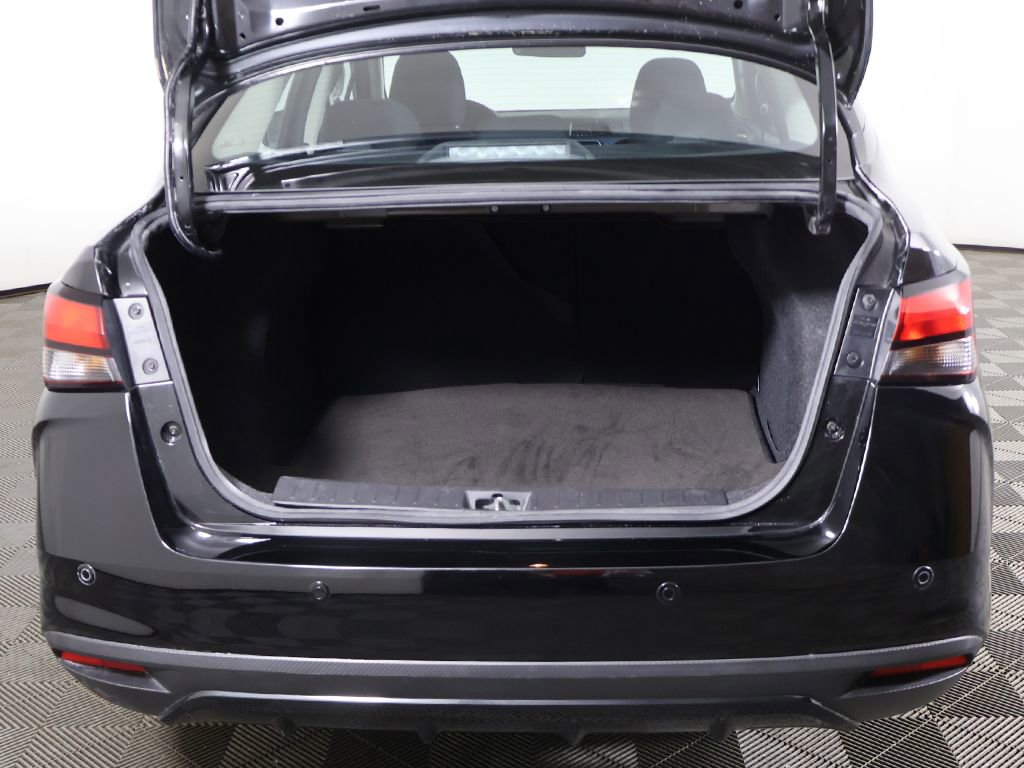 Used 2025 Nissan Versa SV image 12