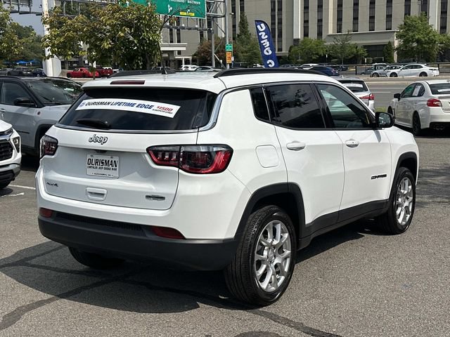 Used 2024 Jeep Compass Latitude w/ Sun and Sound Group AWD/4WD image 3