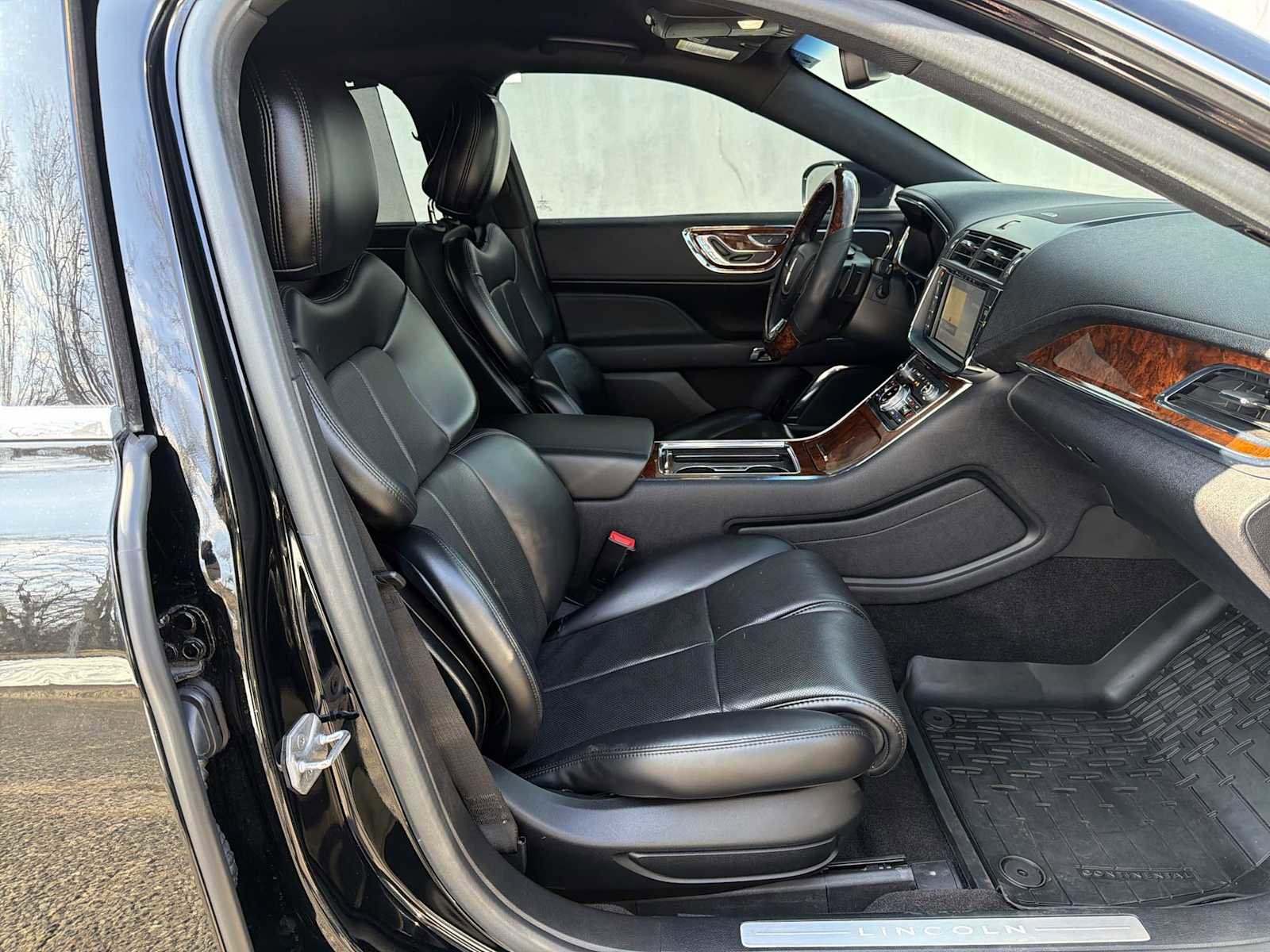 Used 2020 Lincoln Continental AWD w/ Equipment Group 500A image 15