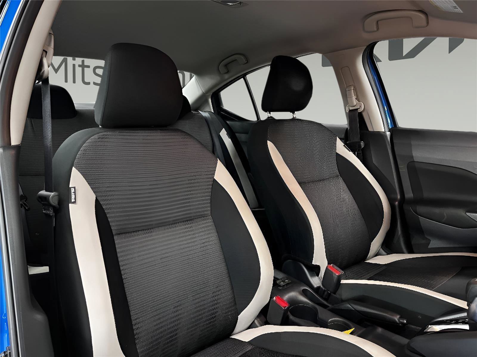 Used 2021 Nissan Versa SV image 21