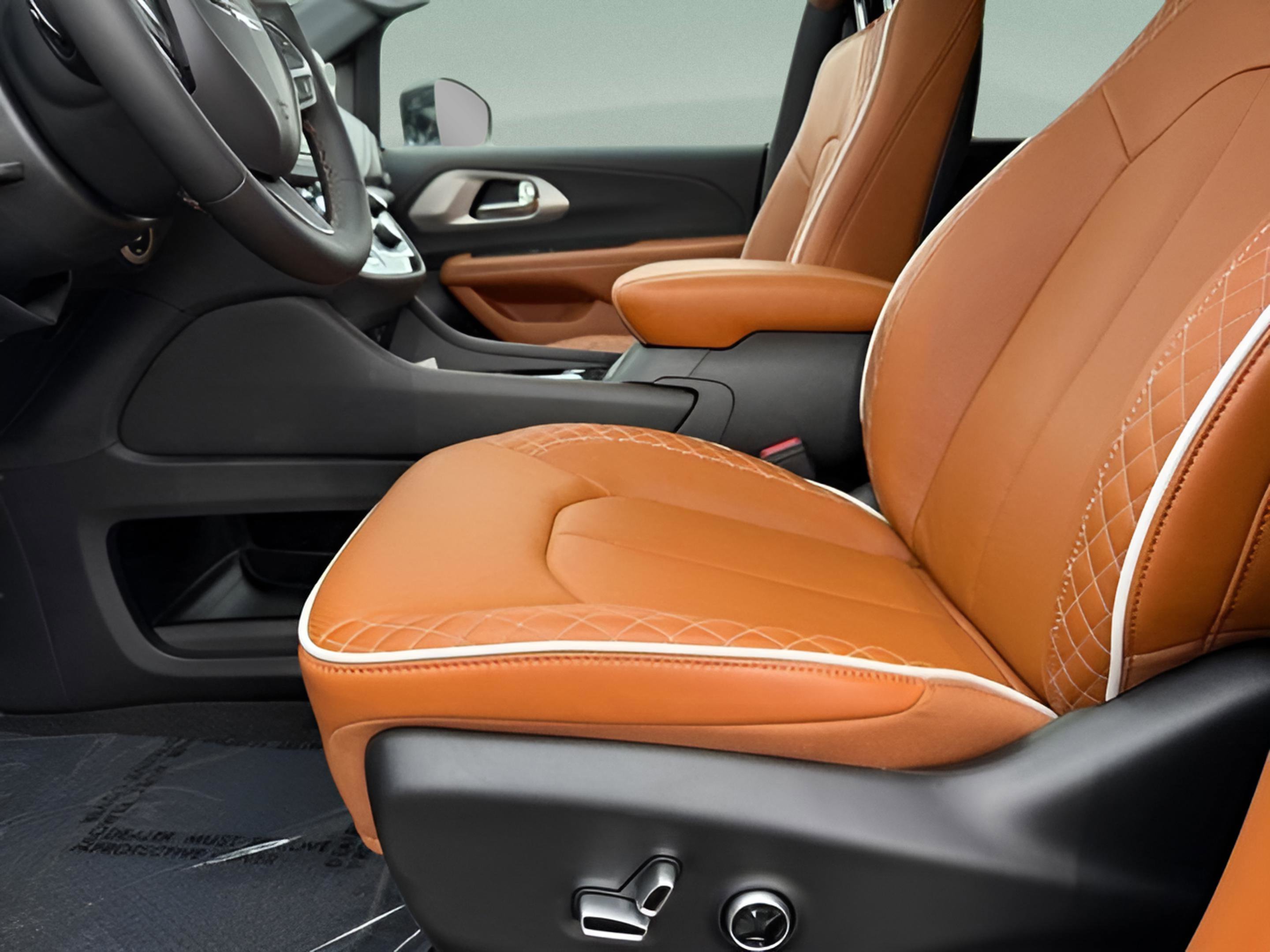 New 2026 Chrysler Pacifica Pinnacle image 21