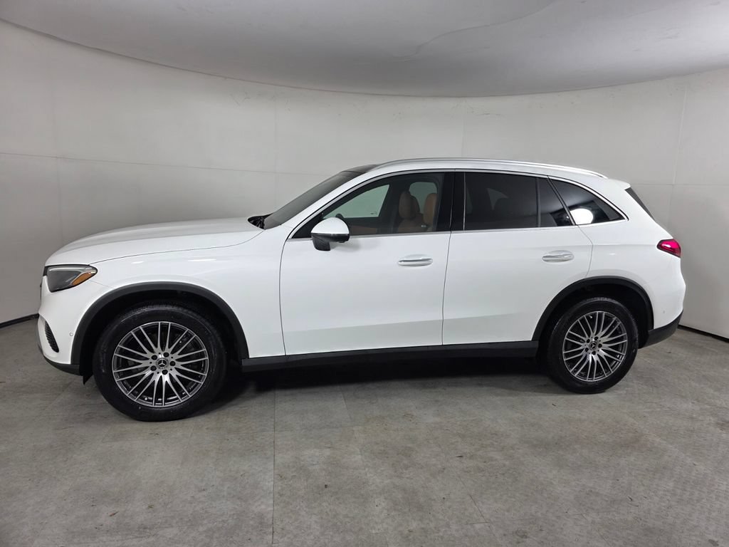 Certified 2025 Mercedes-Benz GLC 300 4MATIC image 7