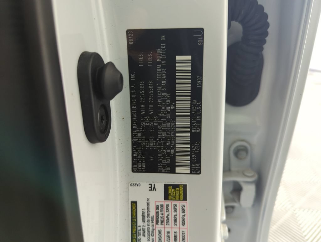 Used 2023 Toyota Corolla Cross XLE FWD image 38