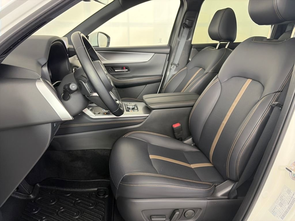 Used 2025 MAZDA CX-90 Plug-In Hybrid w/ Premium Plus image 17