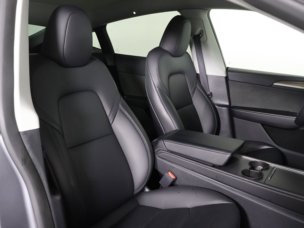 Used 2024 Tesla Model Y Performance AWD/4WD image 32