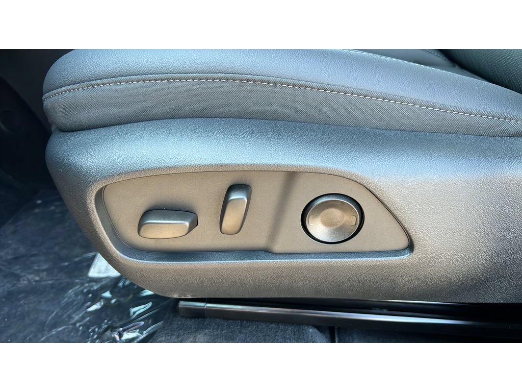 New 2027 Chevrolet Equinox LT w/ Convenience Package II AWD/4WD image 25