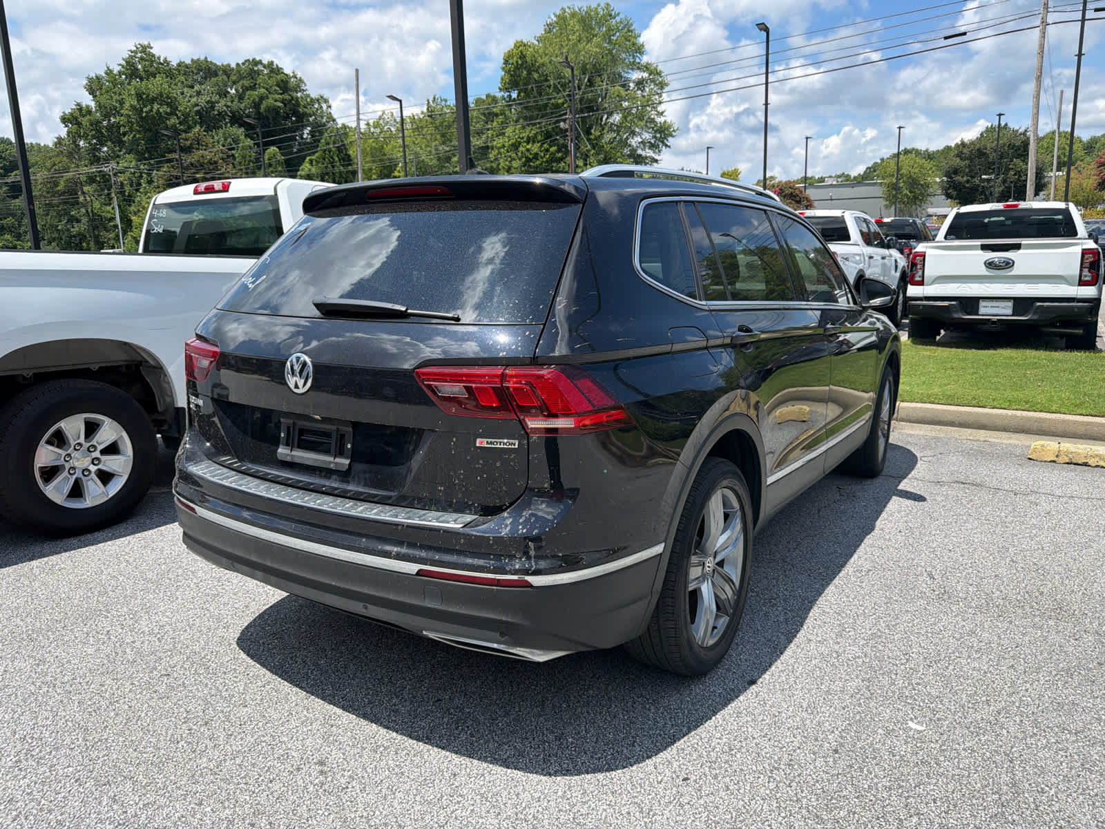 Used 2021 Volkswagen Tiguan SEL AWD/4WD image 2