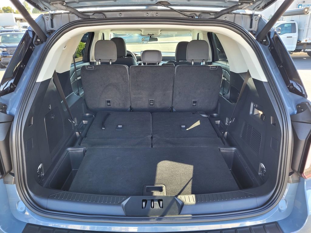 Used 2025 Ford Explorer Active image 9