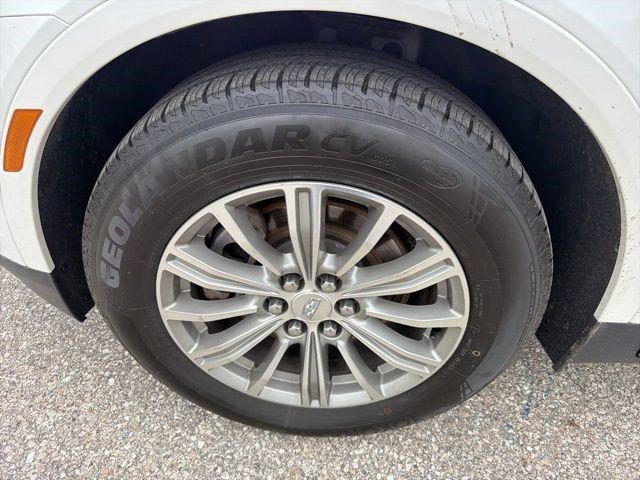 Used 2017 Cadillac XT5 Luxury w/ Driver Awareness Package AWD/4WD image 10