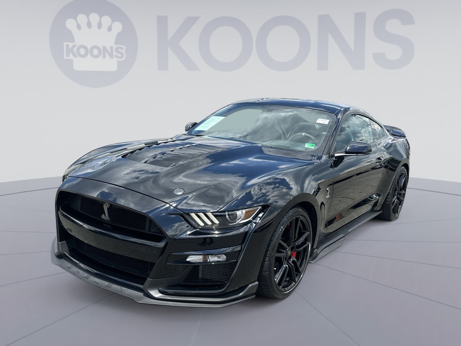 Used 2020 Ford Mustang Shelby GT500 w/ Technology Package RWD image 5