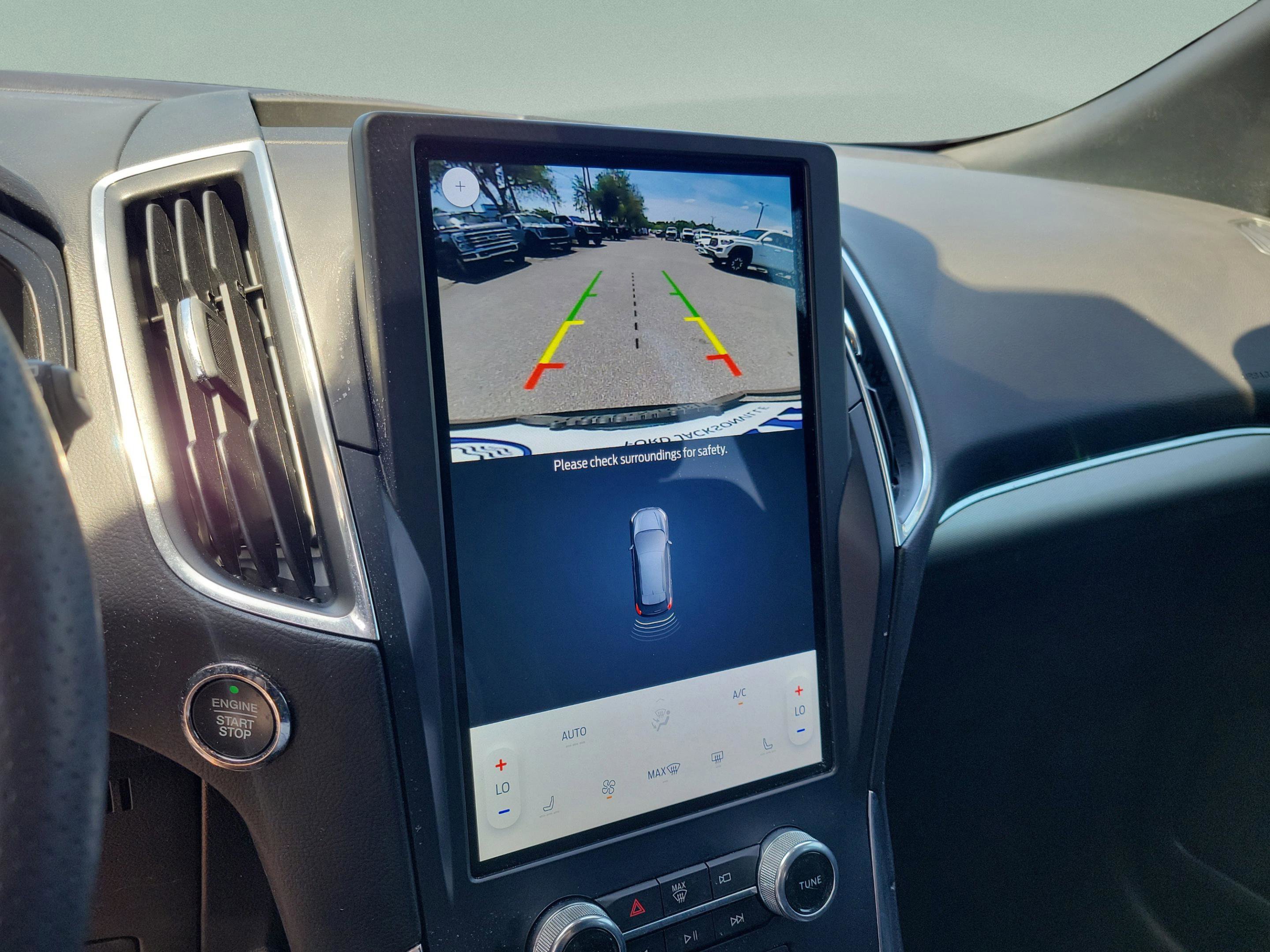 Used 2022 Ford Edge ST image 17