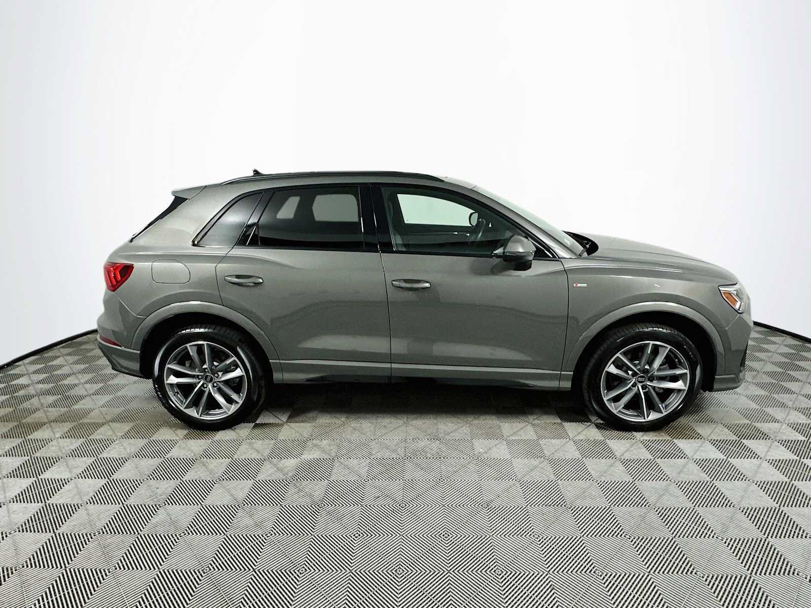 Certified 2023 Audi Q3 2.0T Premium w/ Black Optic Sport Package AWD/4WD image 8