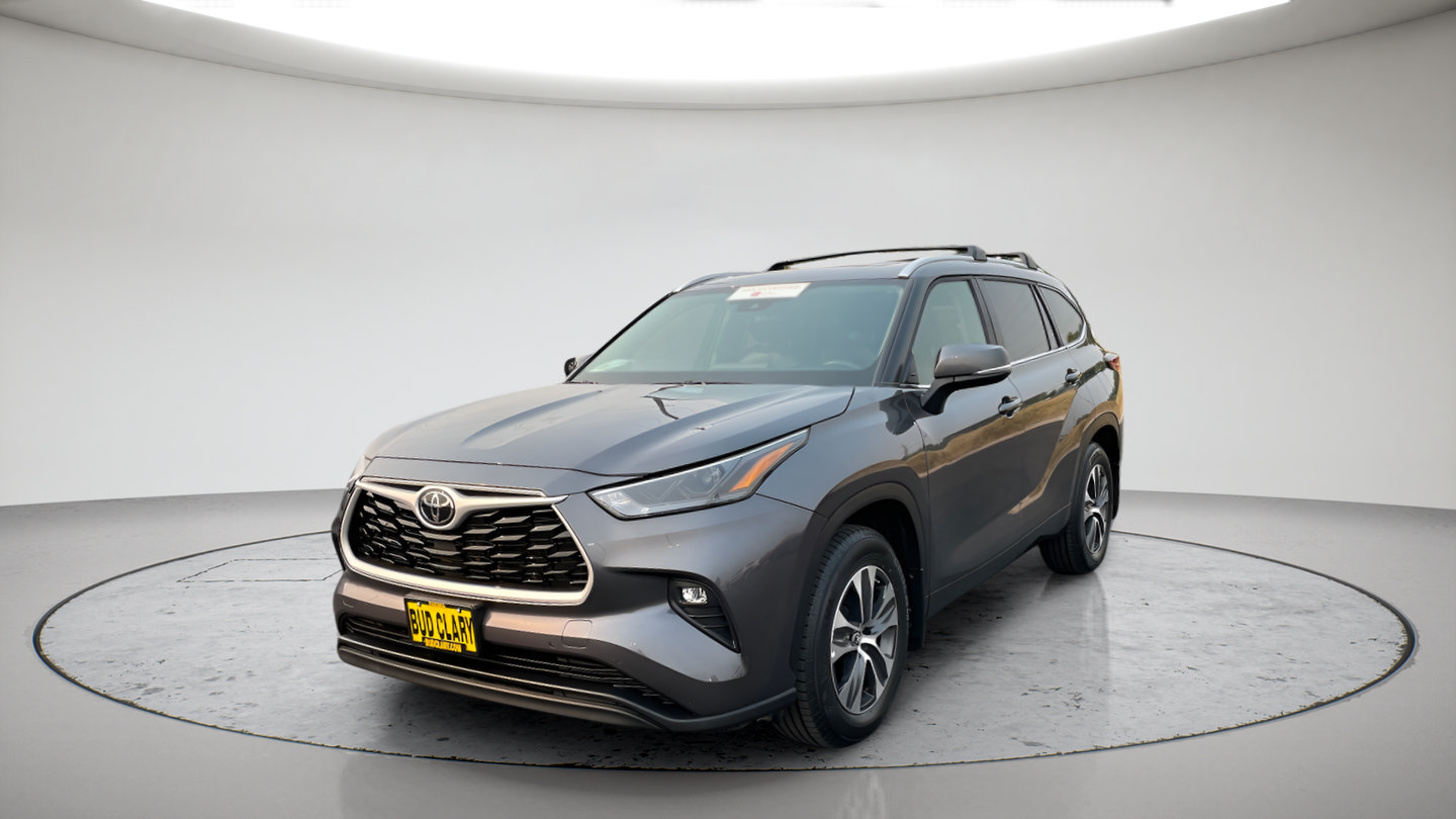 Used 2024 Toyota Highlander XLE