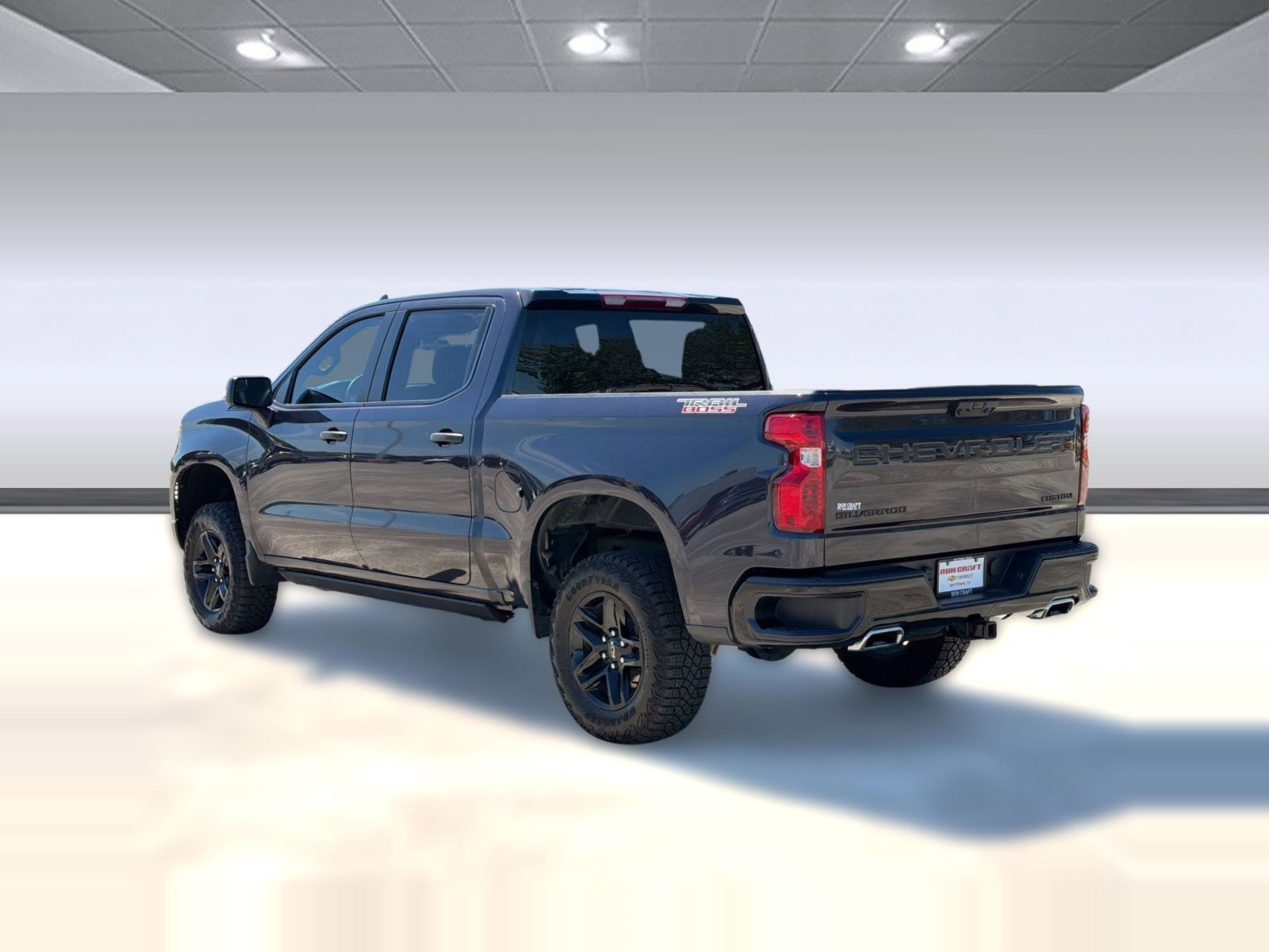 Used 2024 Chevrolet Silverado 1500 Custom Trail Boss w/ LPO, Dark Essentials Package image 3