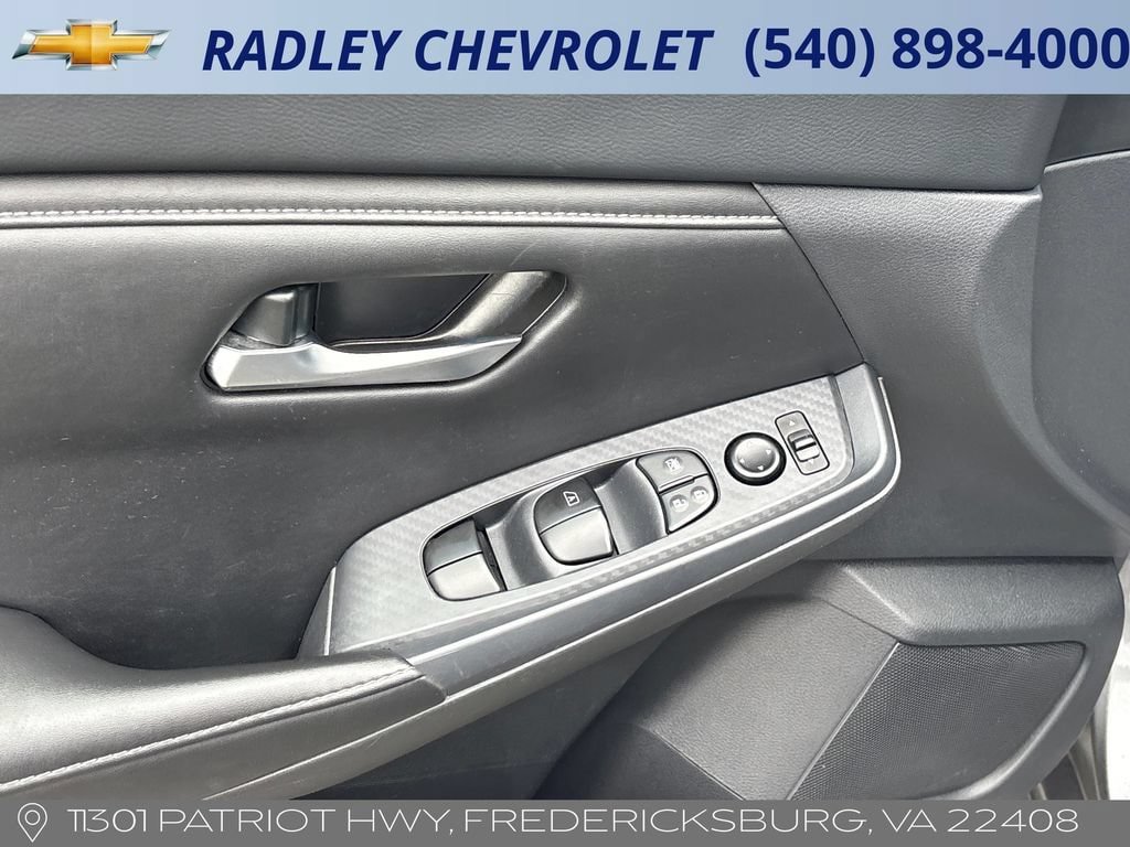 Used 2024 Nissan Sentra SV FWD image 9