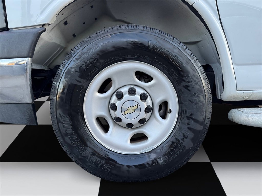 Used 2024 Chevrolet Express 2500 w/ Driver Convenience Package image 14