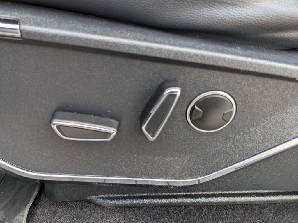 Used 2024 Ford F150 Lariat w/ Equipment Group 502A High image 55