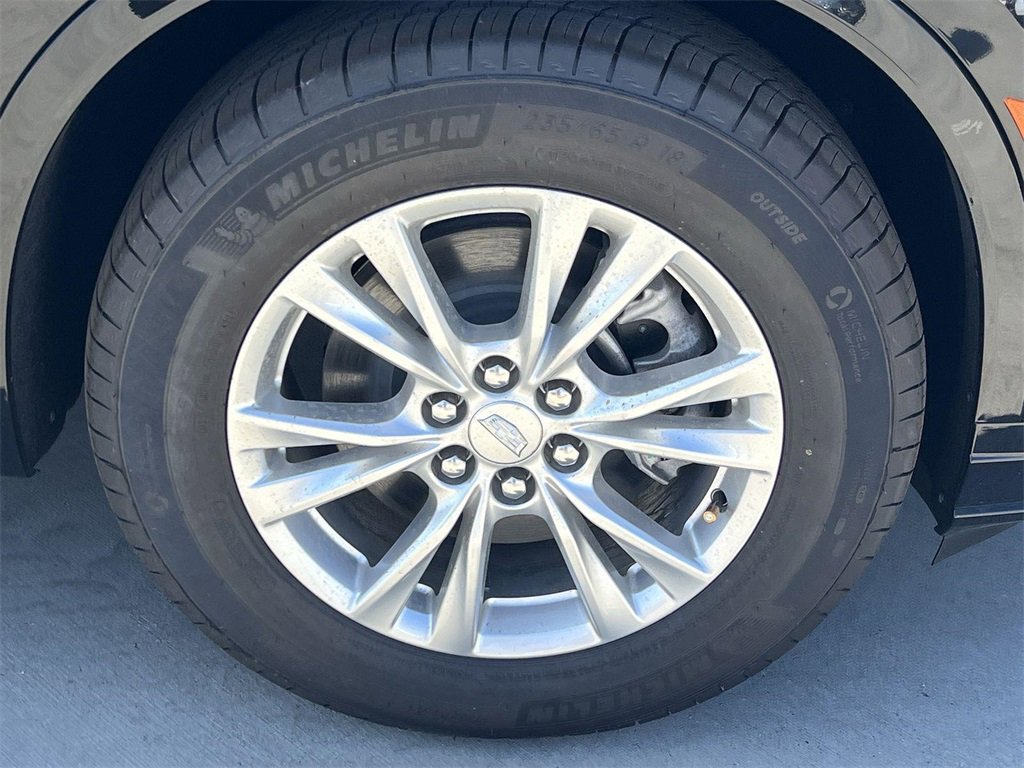 New 2025 Cadillac XT6 Luxury image 34