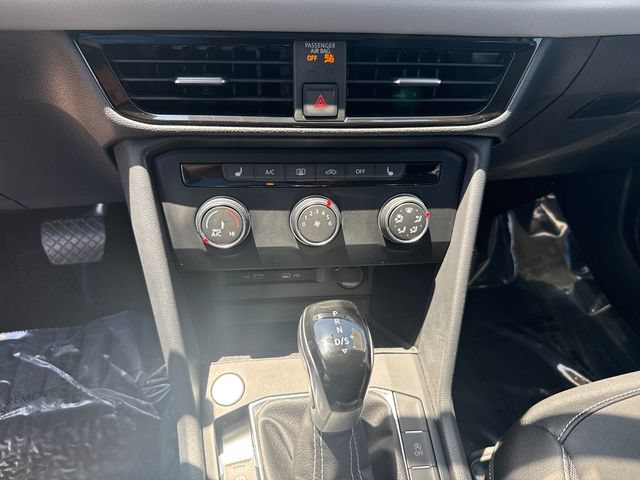 Used 2022 Volkswagen Taos SE FWD image 18