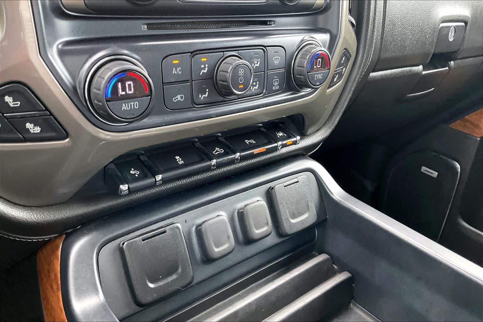 Used 2018 Chevrolet Silverado 1500 High Country AWD/4WD image 35