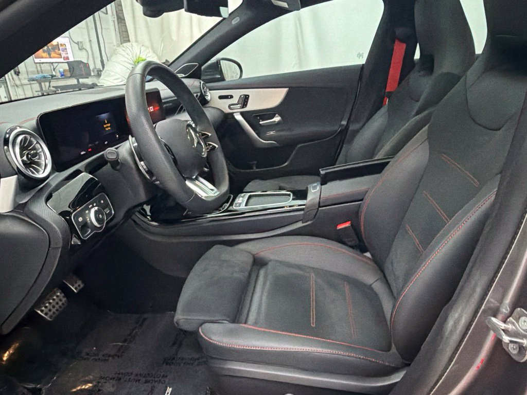 Used 2025 Mercedes-Benz CLA 35 AMG 4MATIC image 13