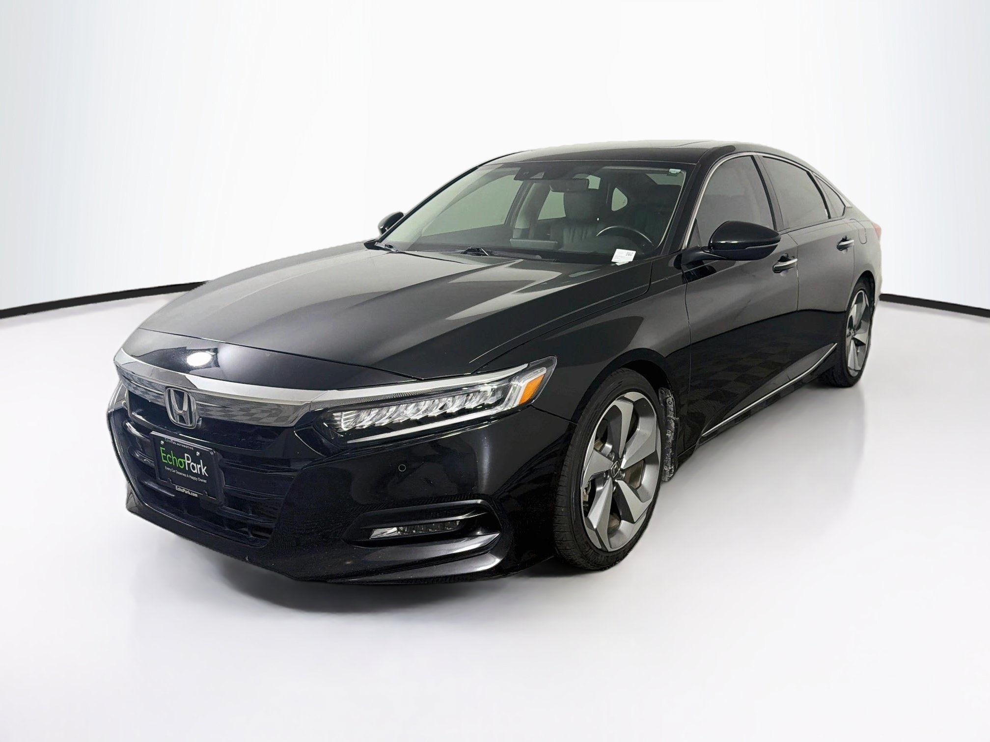 Used 2020 Honda Accord Touring image 3