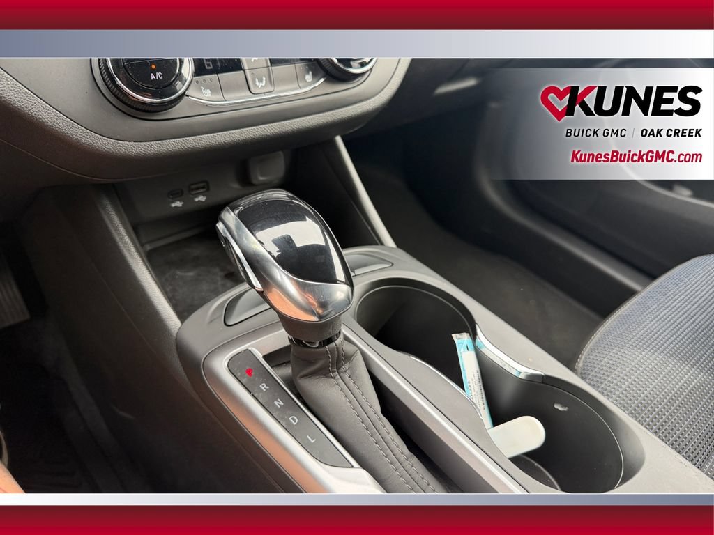 Used 2025 Buick Envista Sport Touring w/ Convenience I Package FWD image 28