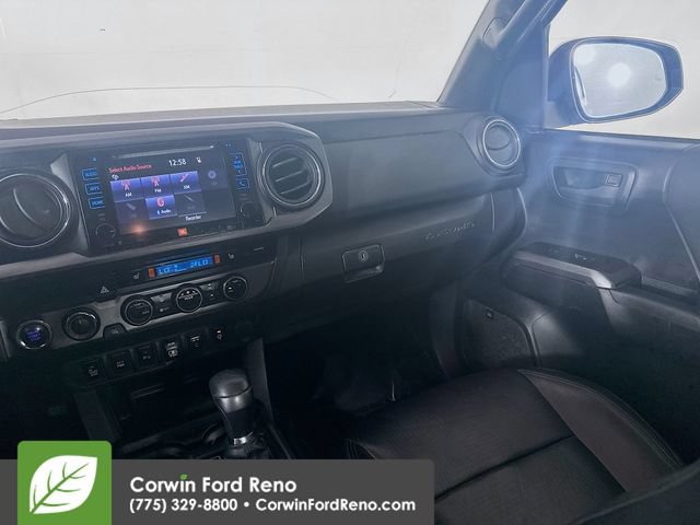 Used 2018 Toyota Tacoma TRD Off-Road AWD/4WD image 23