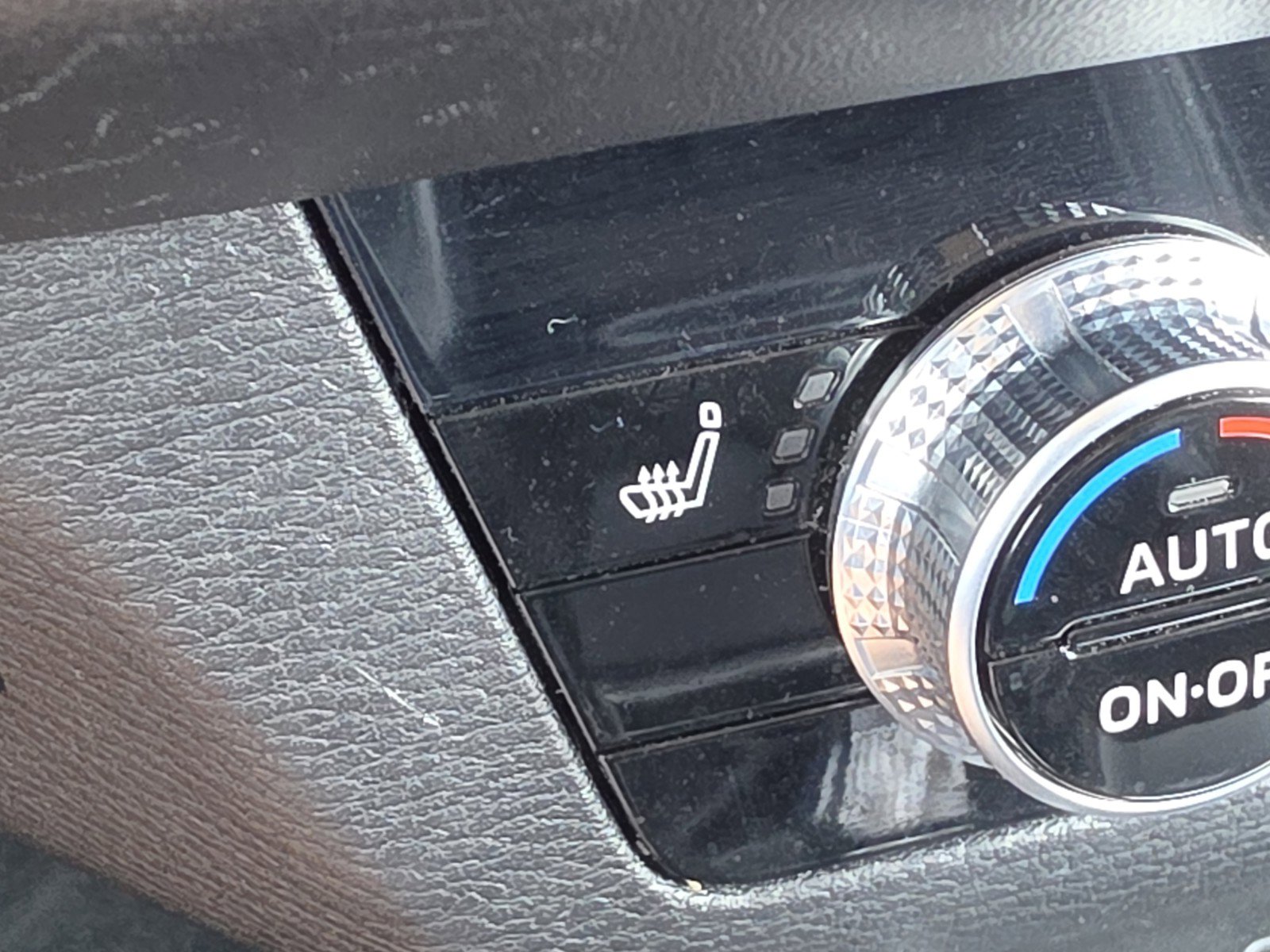 Used 2024 Mitsubishi Outlander SE image 26