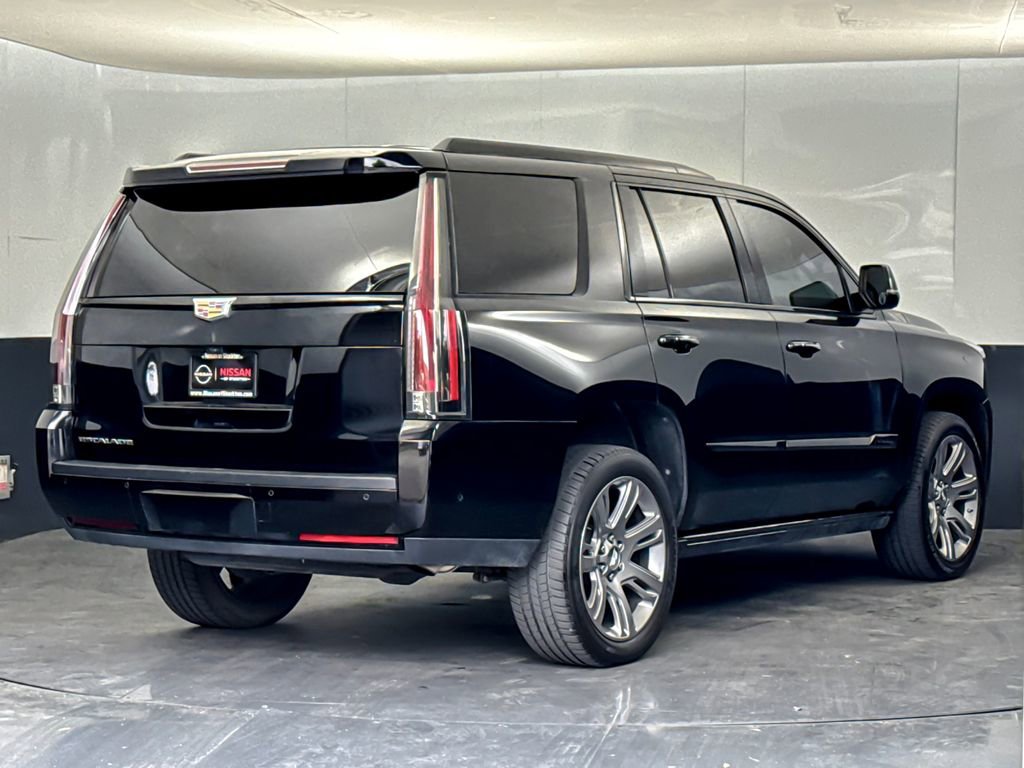 Used 2019 Cadillac Escalade Premium Luxury AWD/4WD image 3