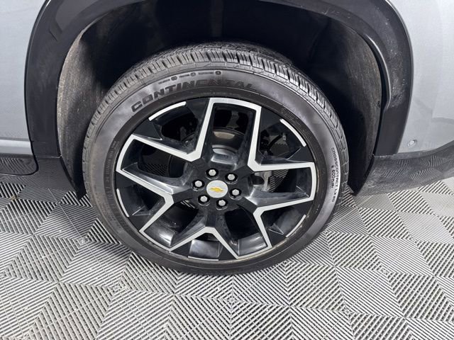 Used 2025 Chevrolet Traverse High Country image 11