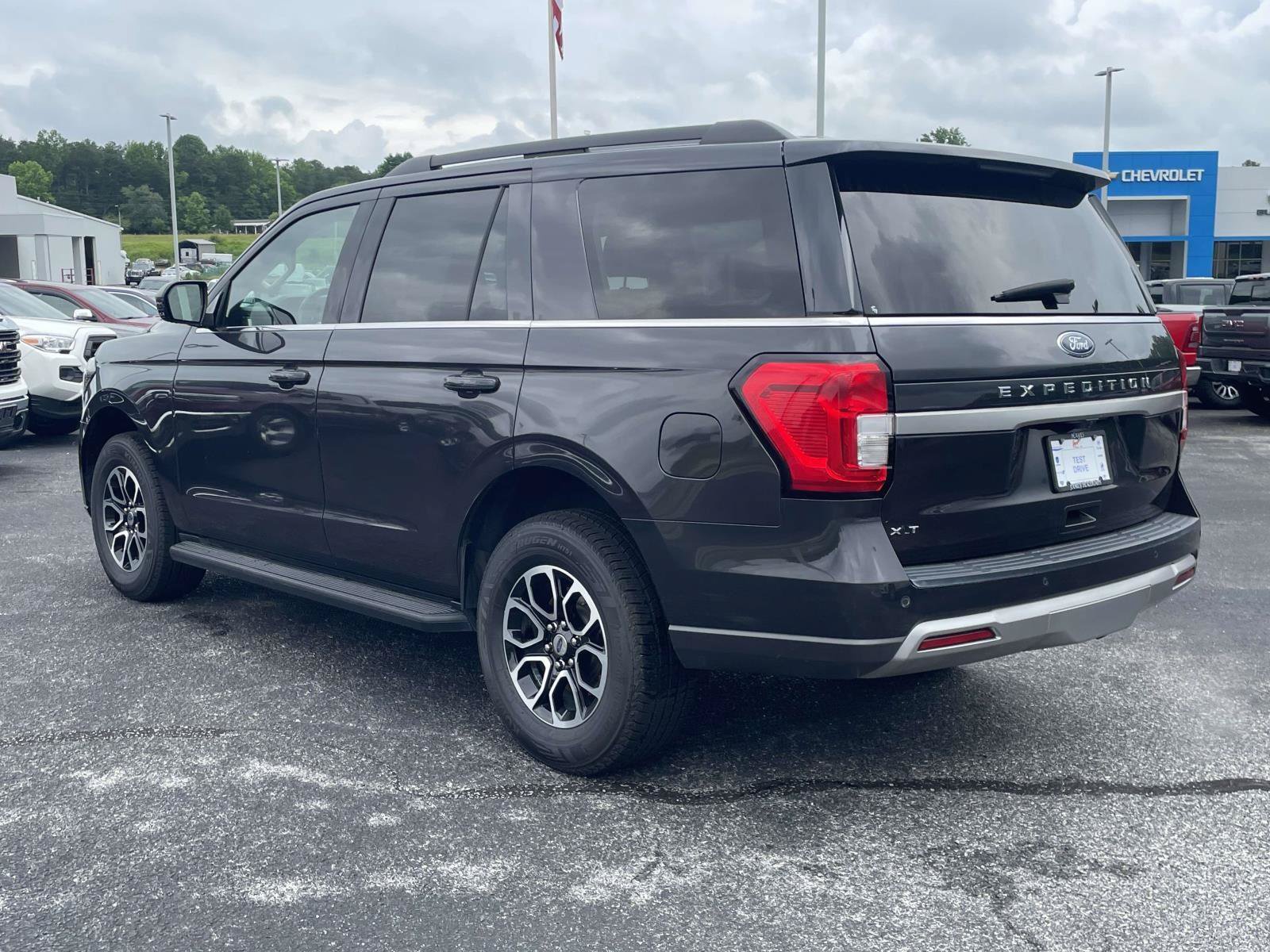 Used 2024 Ford Expedition XLT RWD image 20
