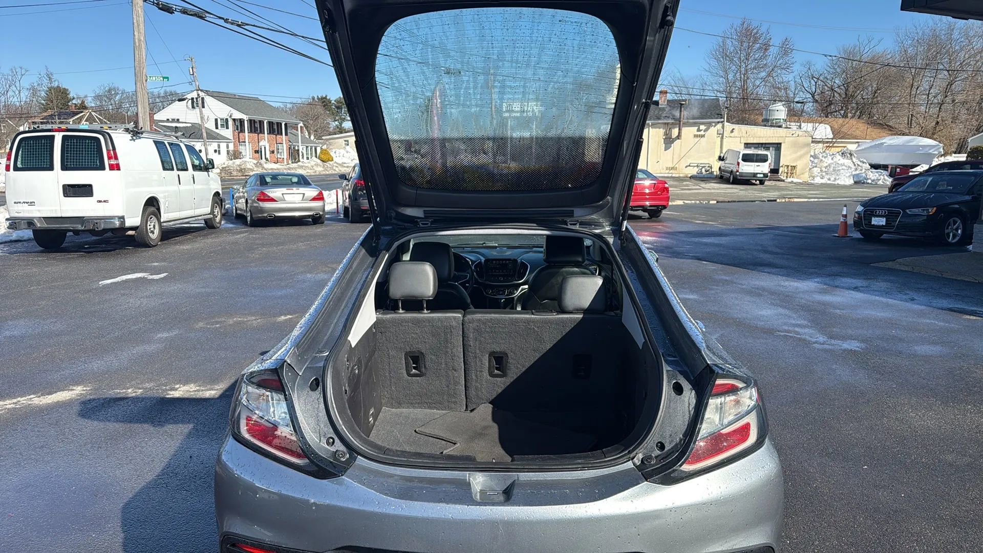 Used 2018 Chevrolet Volt Premier w/ Driver Confidence Package image 9