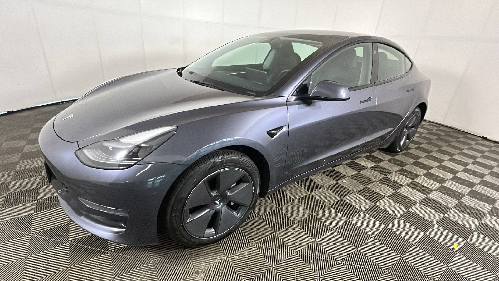 Used 2023 Tesla Model 3 Standard Range RWD image 6