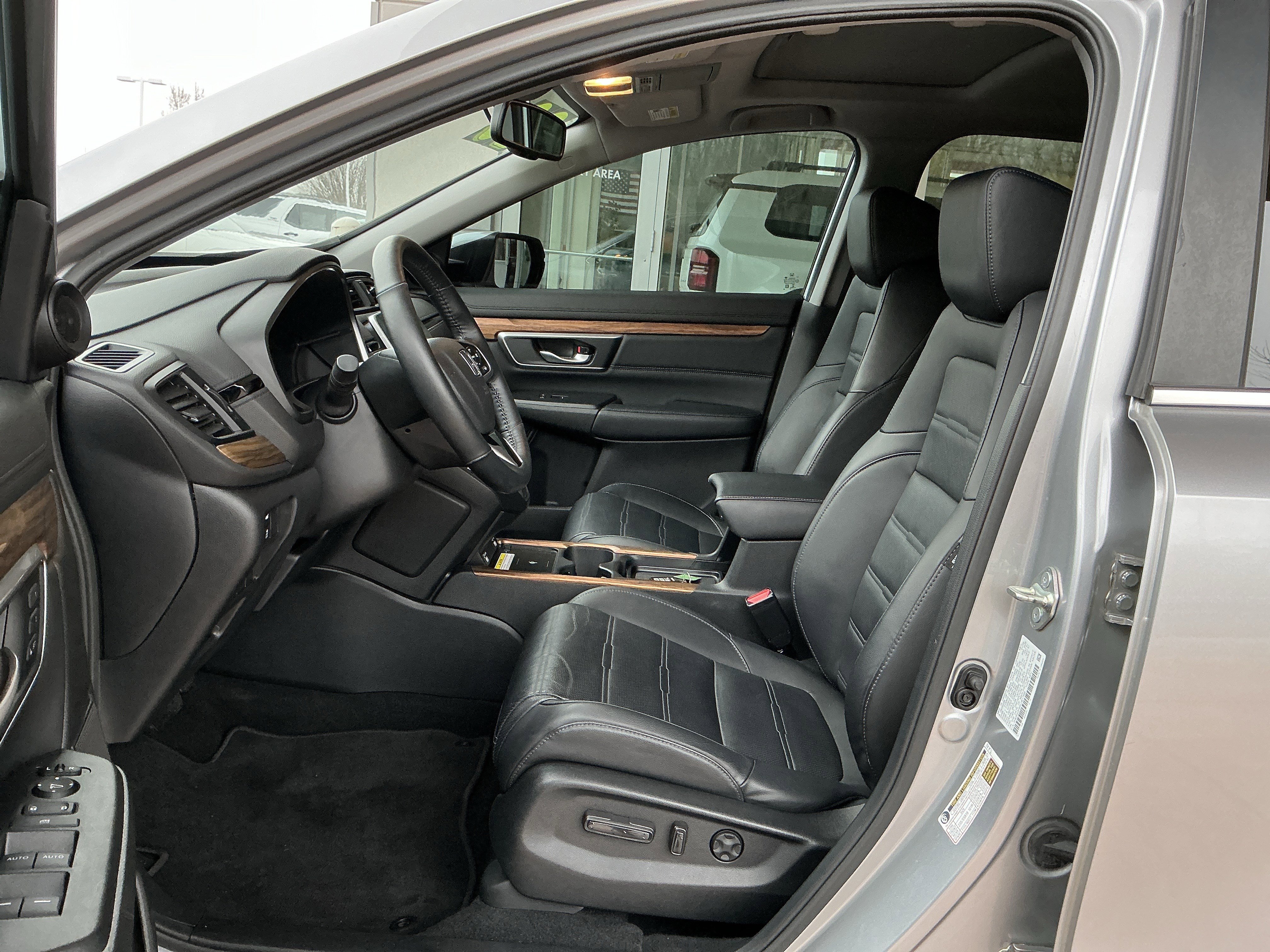 Used 2020 Honda CR-V Touring image 7