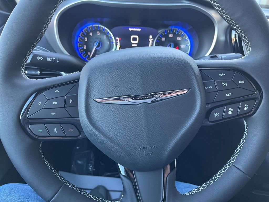 New 2026 Chrysler Pacifica Select w/ S Appearance Package image 15