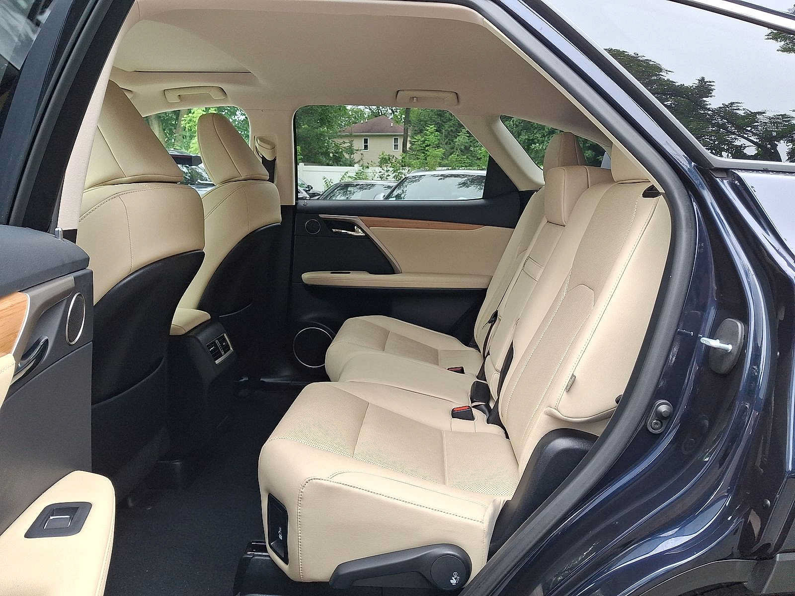 Used 2022 Lexus RX 350L Premium w/ Premium Package AWD/4WD image 26