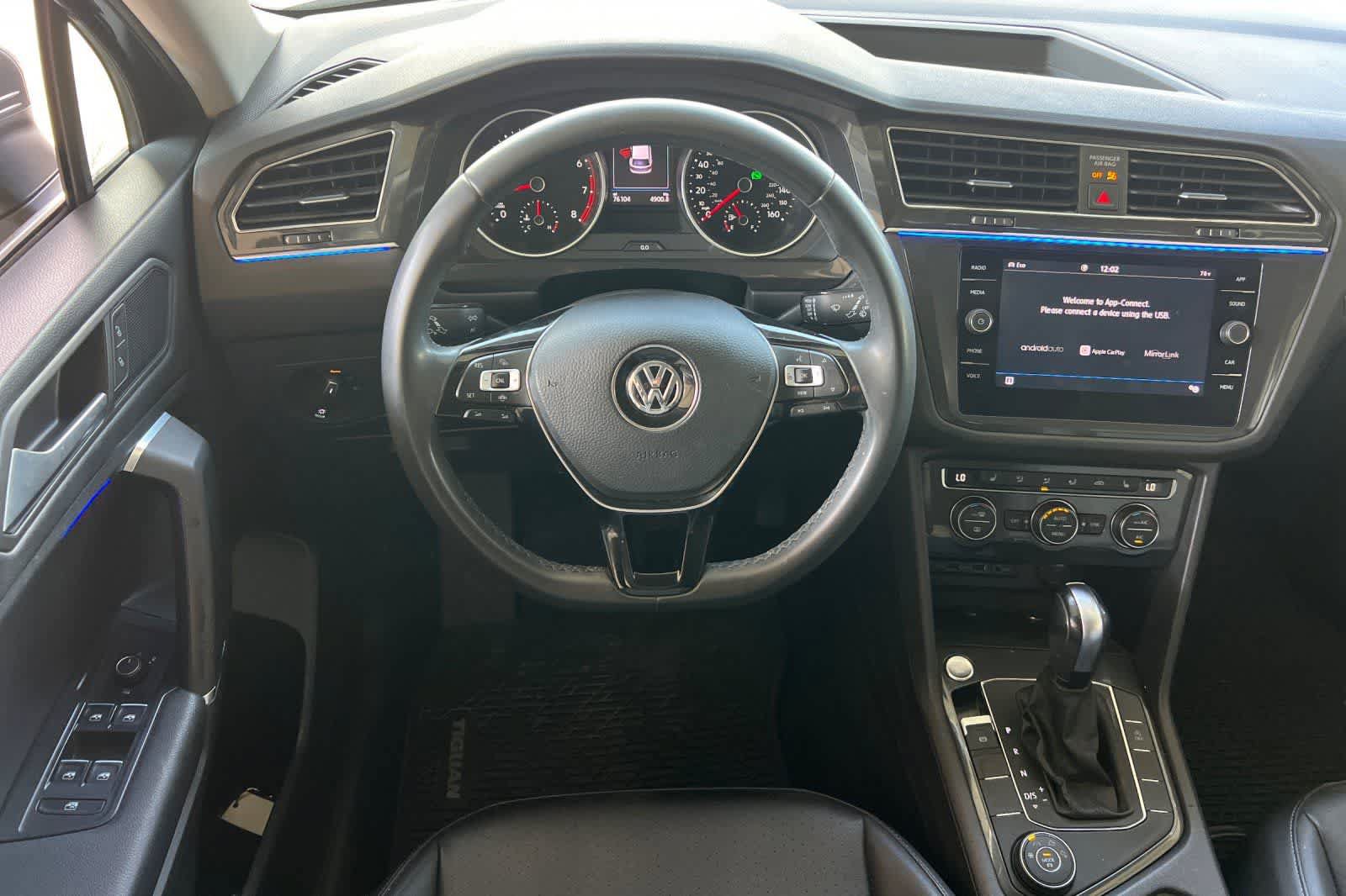Used 2020 Volkswagen Tiguan SE AWD/4WD image 16
