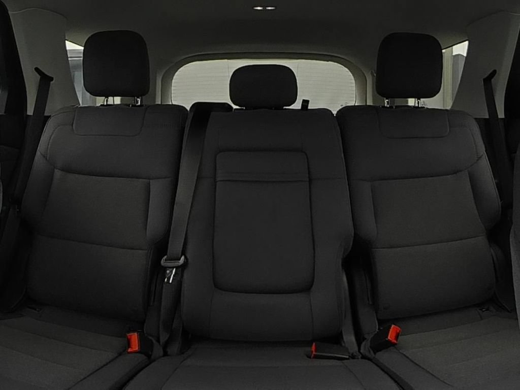 Used 2025 Ford Explorer Active RWD image 10